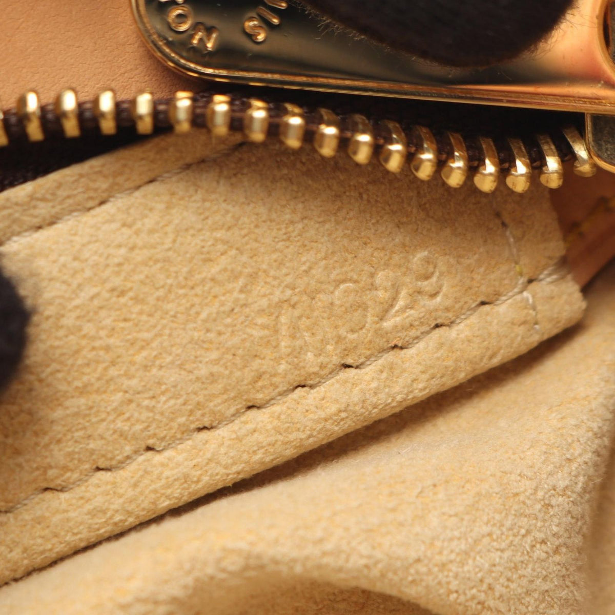 Louis Vuitton Handbag Boetie PM Leather — view 5