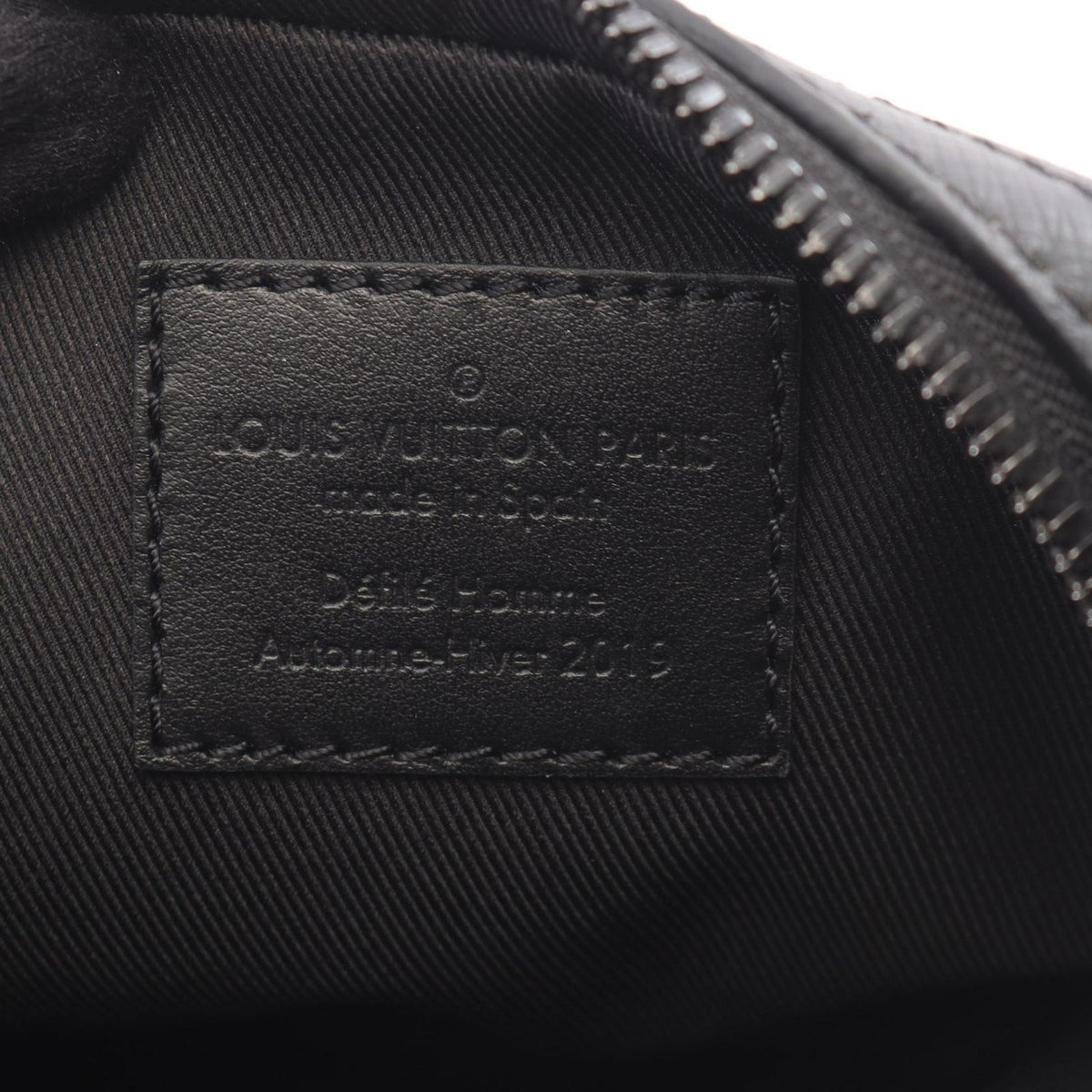 Louis Vuitton Shoulder Bag Danube Messenger Taiga Noir Rainbow Leather — view 4