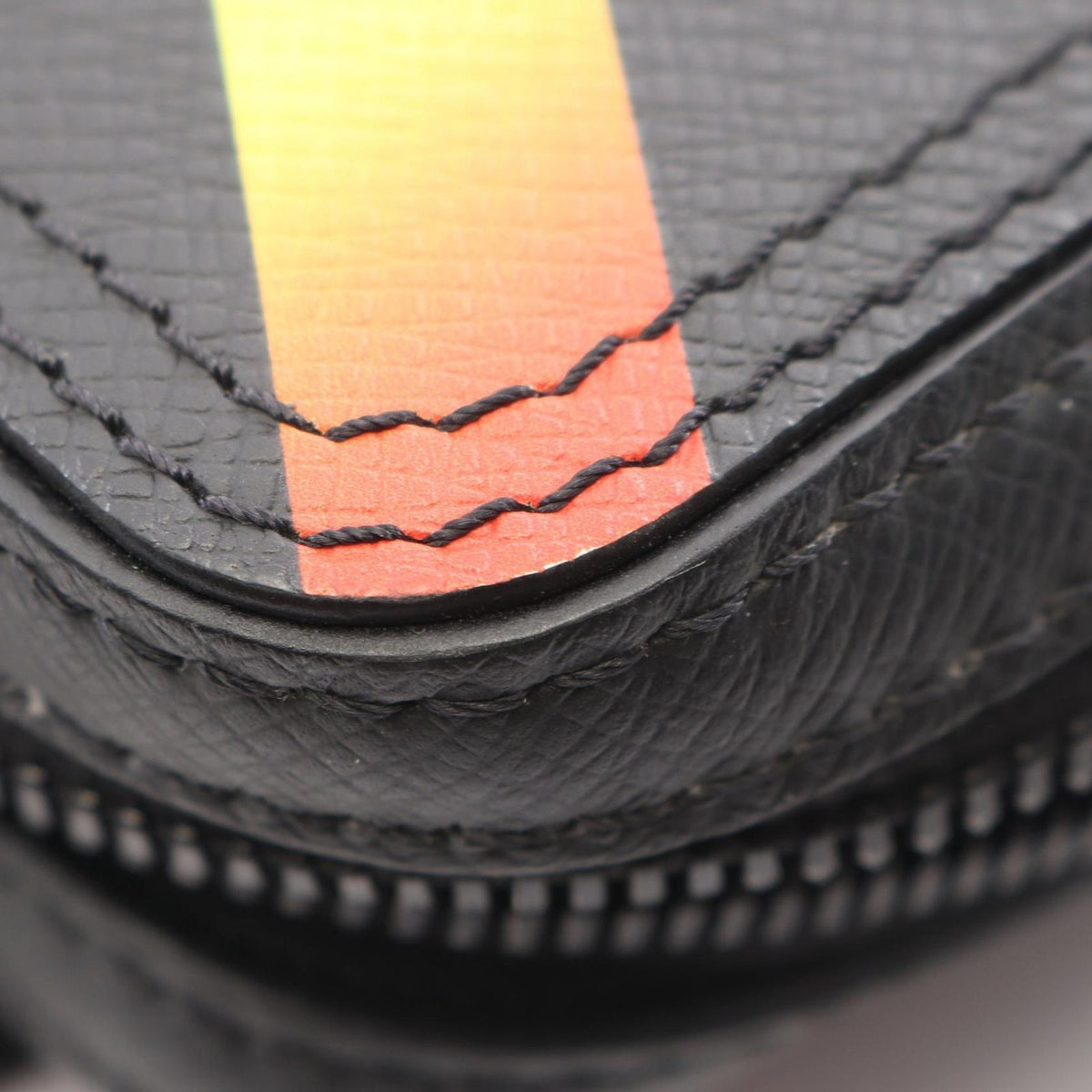 Louis Vuitton Shoulder Bag Danube Messenger Taiga Noir Rainbow Leather — view 7