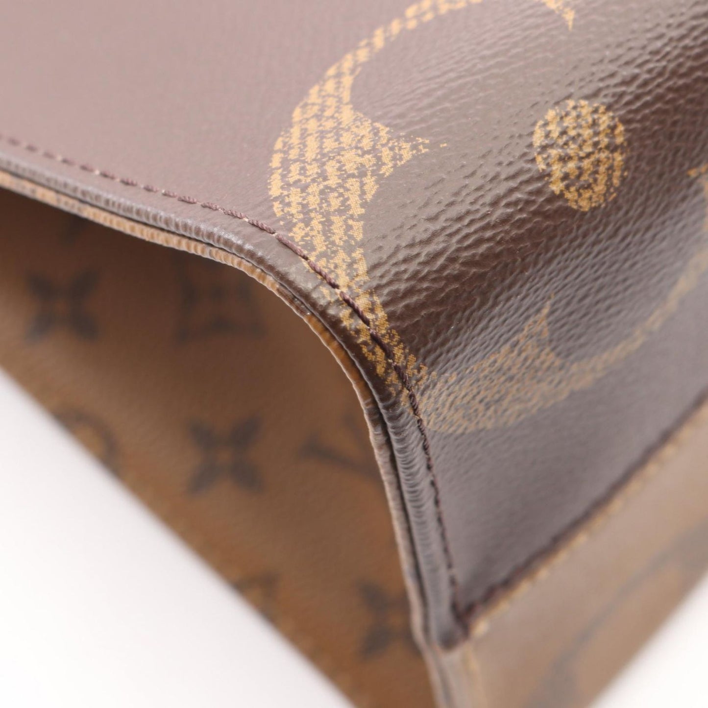 Louis Vuitton Tote Bag On The Go MM Monogram Giant Reverse Leather — view 5