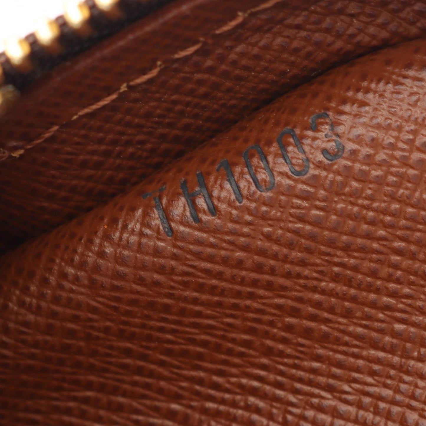 Louis Vuitton Shoulder Bag Amazon Monogram Leather — view 5