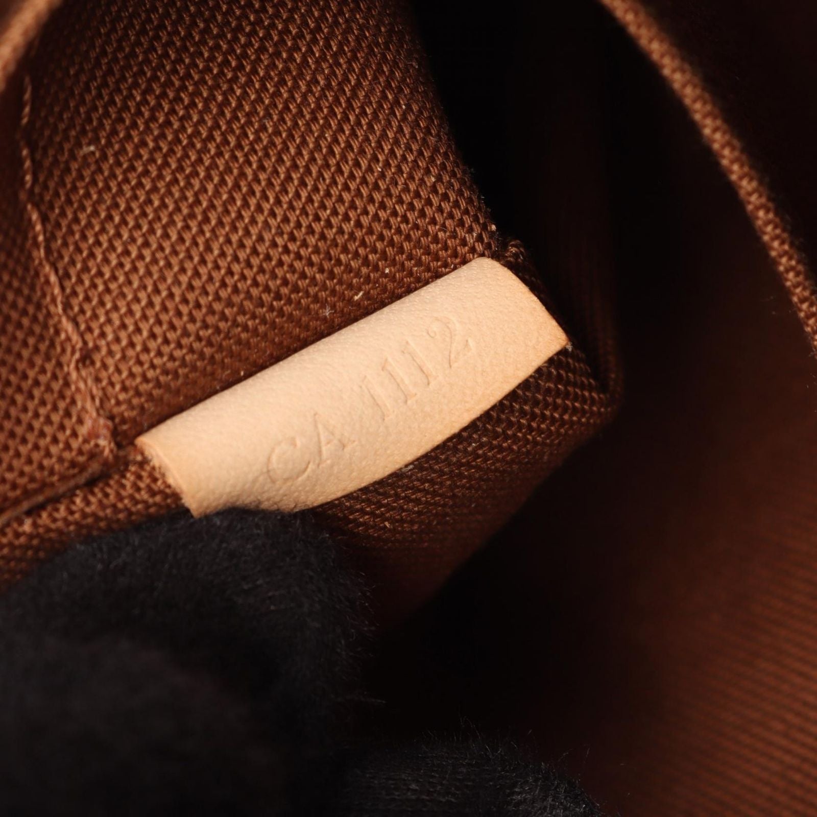 Louis Vuitton Shoulder Bag Odeon MM Monogram Leather — view 5