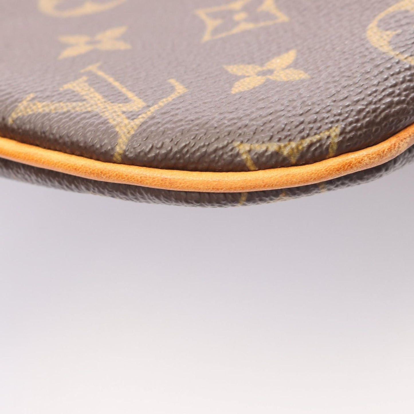Louis Vuitton Shoulder Bag Pochette Bosfall Leather — view 6