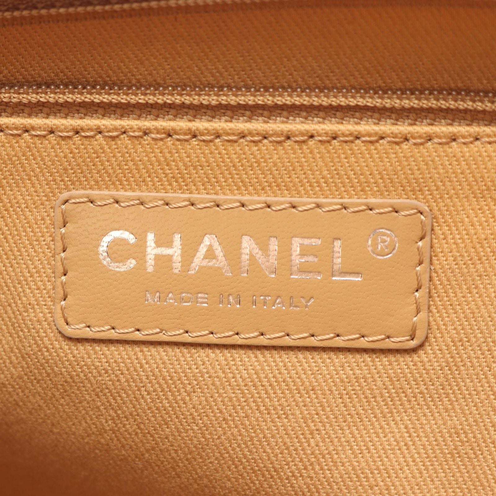 Chanel Tote Bag CC Logo Antique Silver Gold Caviar Leather Chain — view 4