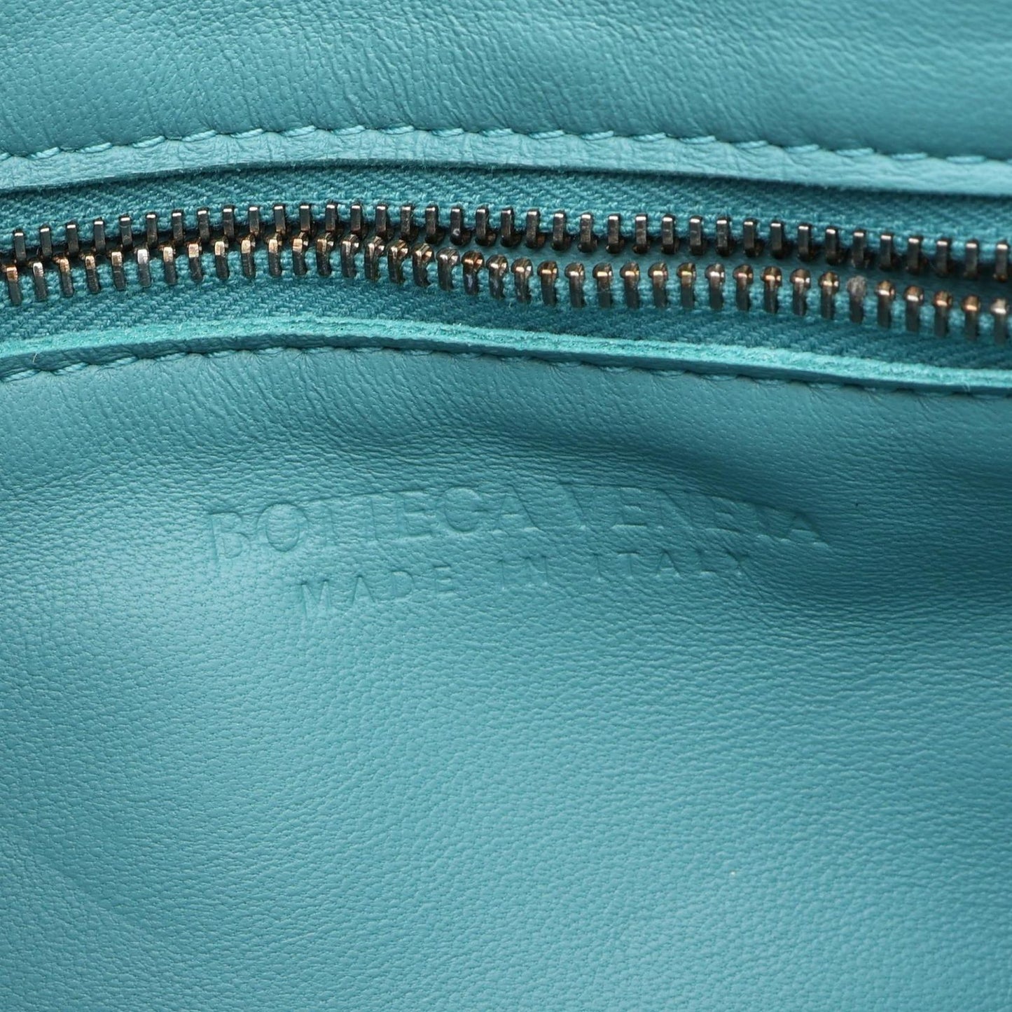 Bottega Veneta Shoulder Bag Cassette Maxi Intrecciato Mint Green Leather — view 4