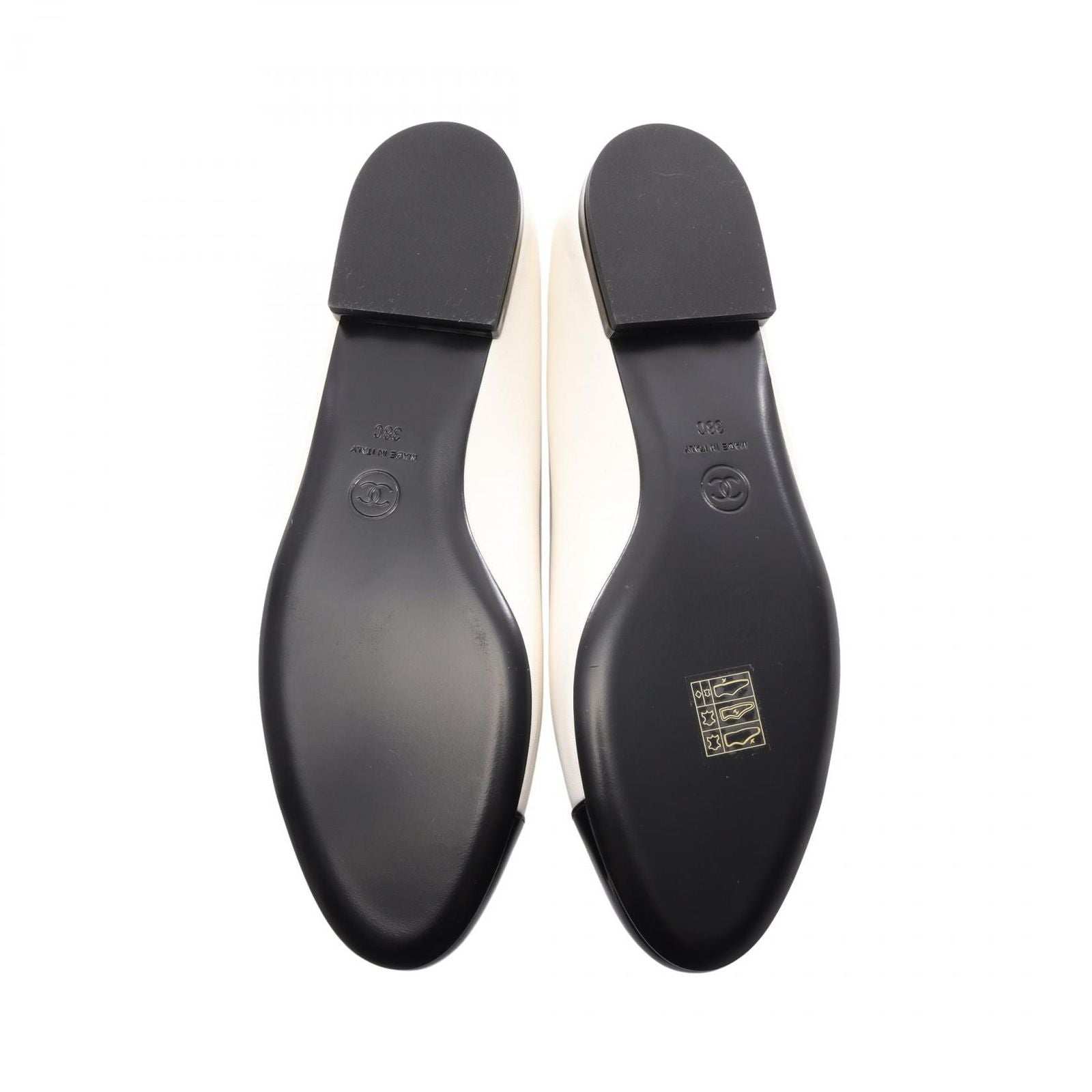 Chanel CC Logo Chain Mary Jane White Leather Patent Flat Shoes — view 4