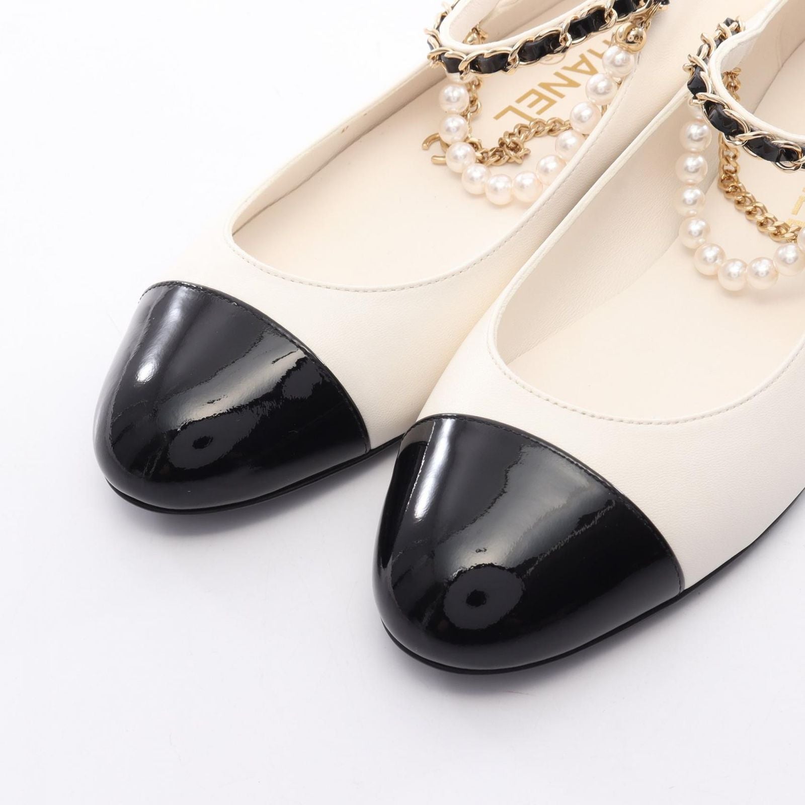Chanel CC Logo Chain Mary Jane White Leather Patent Flat Shoes — view 7