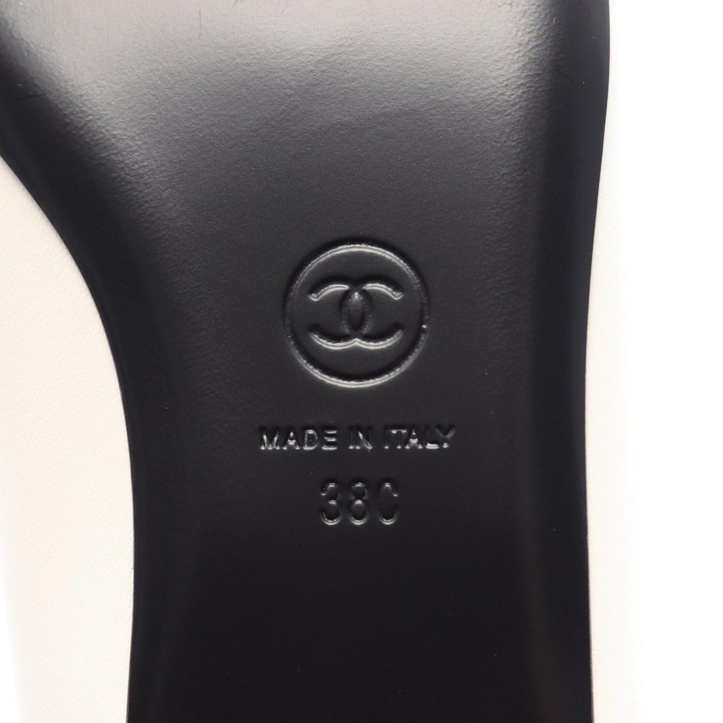 Chanel CC Logo Chain Mary Jane White Leather Patent Flat Shoes — view 6