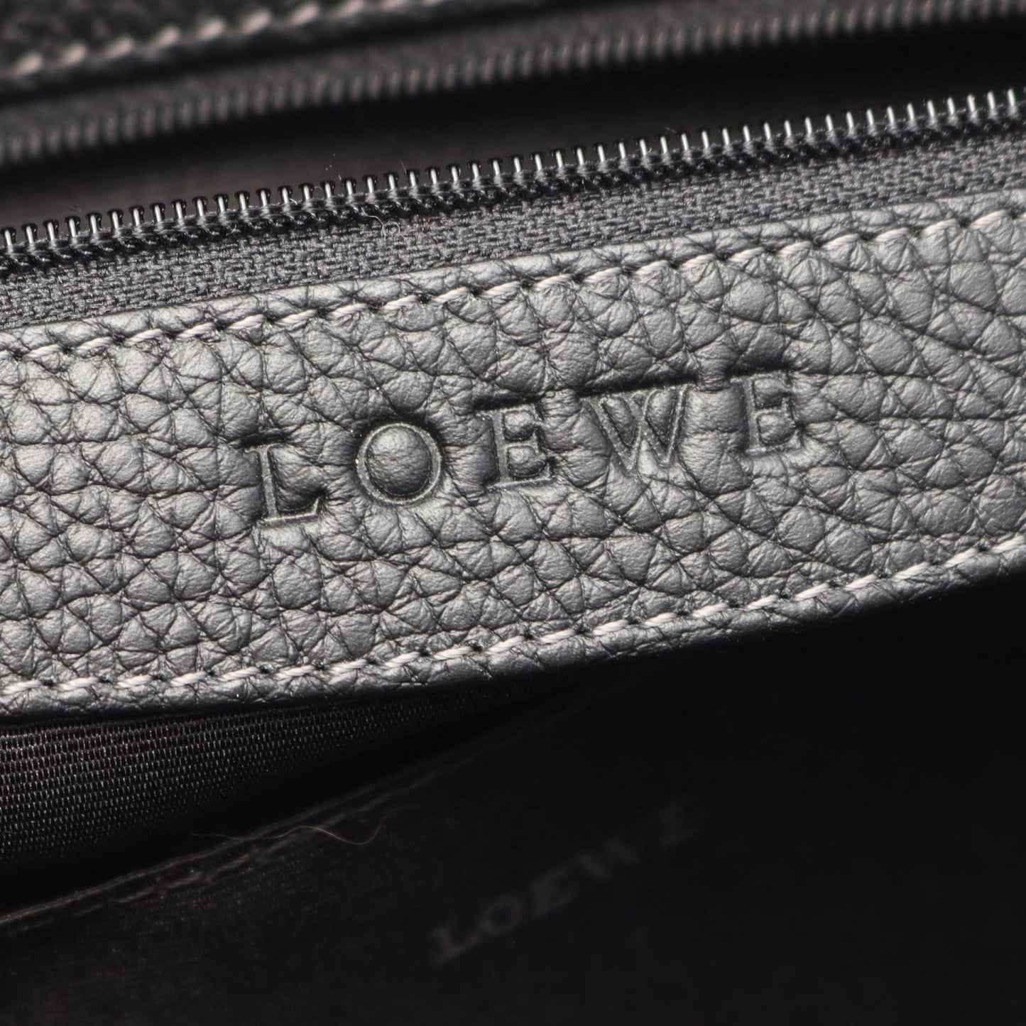 Loewe Boston Bag Senda Large Black Leather — view 4