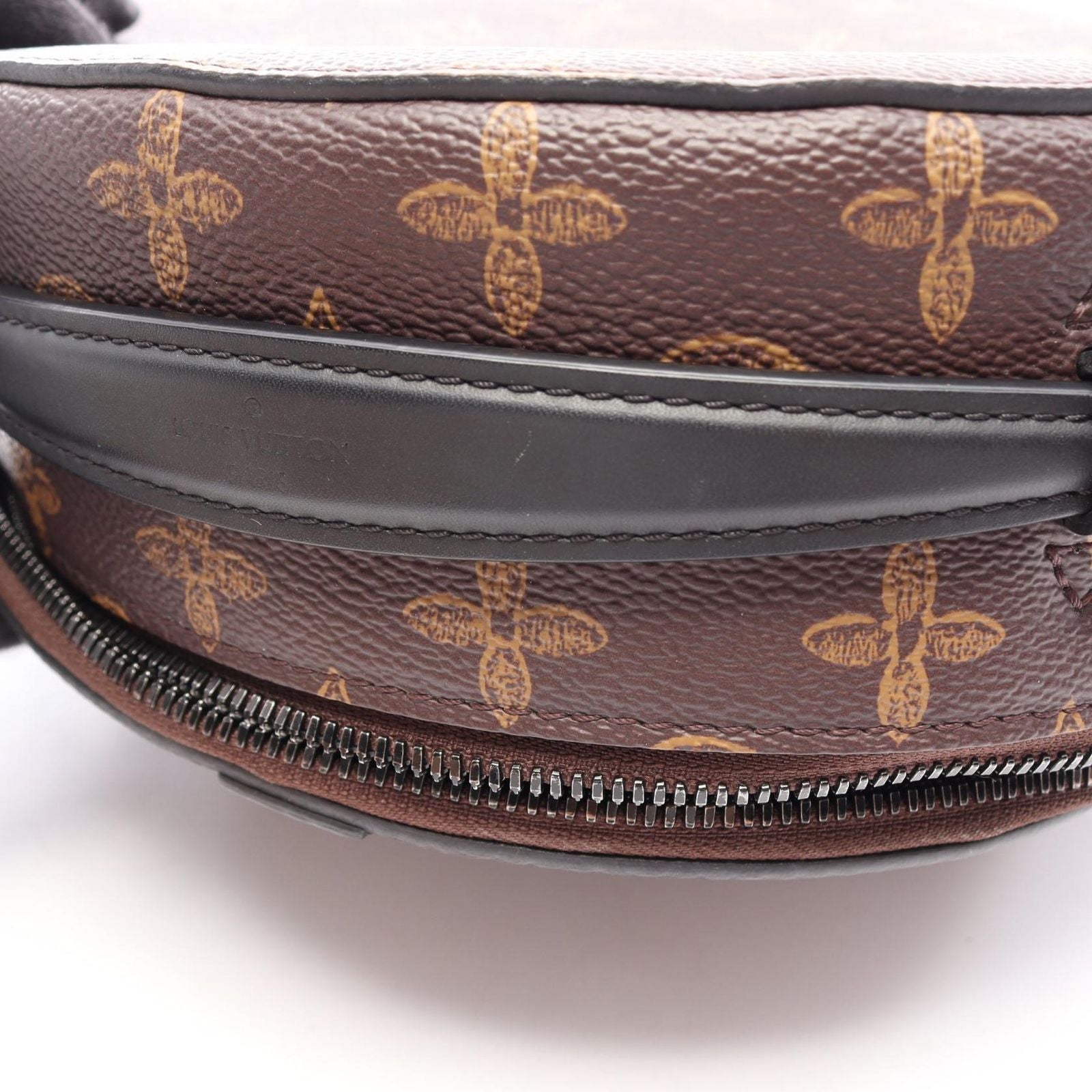 Louis Vuitton Handbag Wheel Box Monogram Leather — view 6