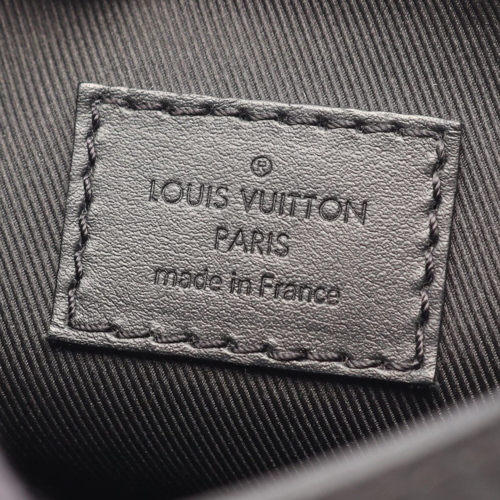 Louis Vuitton Waist Bag Christopher XS Noir Leather — view 4
