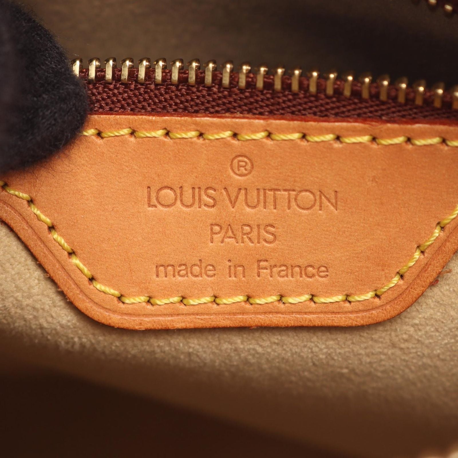 Louis Vuitton Shoulder Bag Looping MM Monogram Leather — view 4