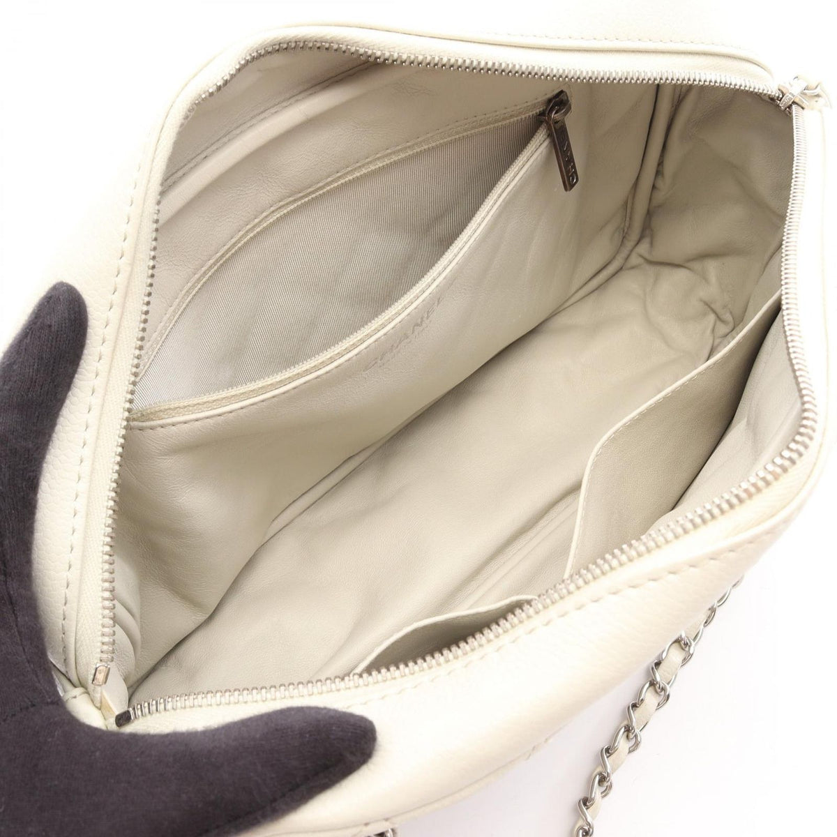 Chanel Shoulder Bag 2.55 Quilted Off White Caviar Leather Chain — view 3