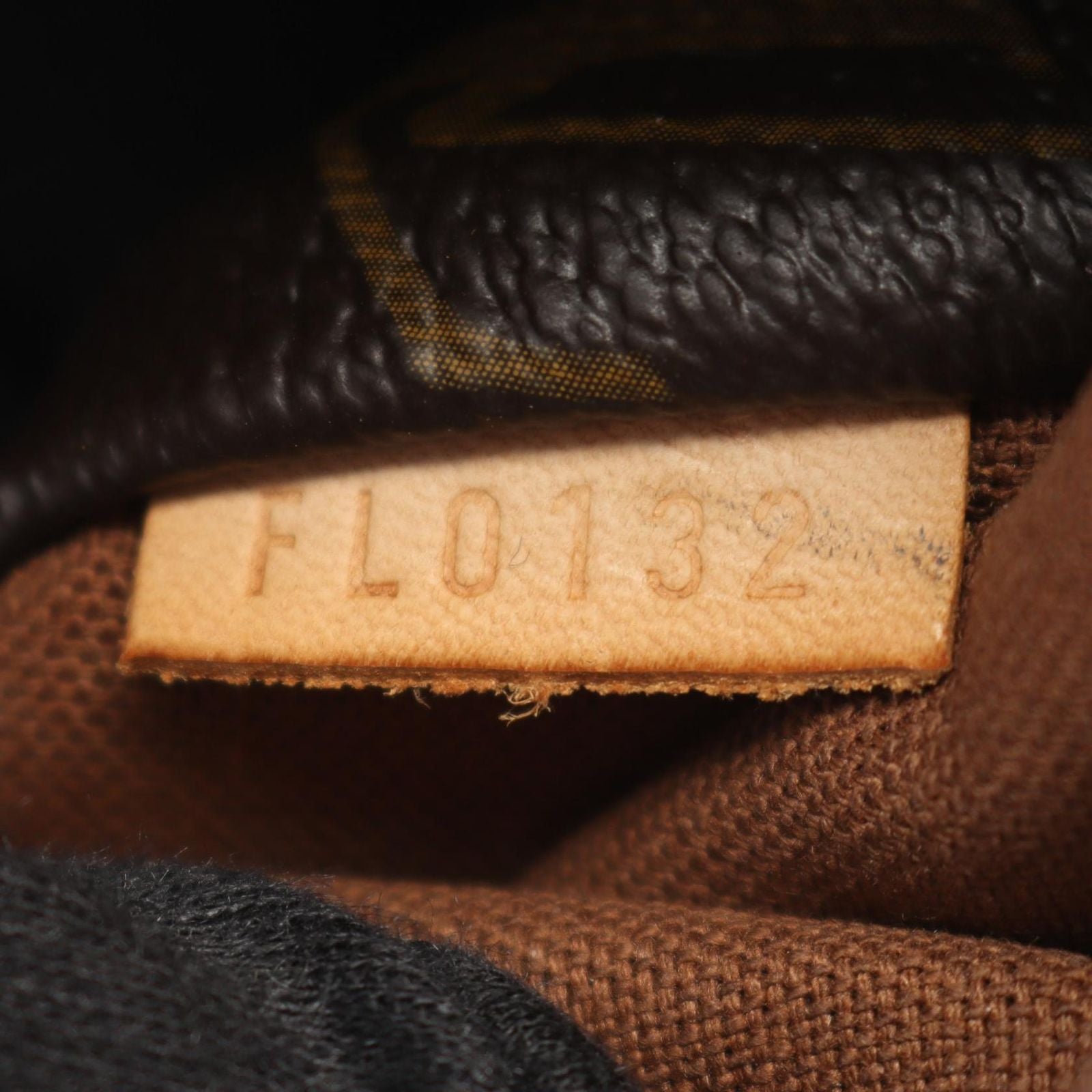 Louis Vuitton Tote Bag Totally PM Monogram Leather — view 5