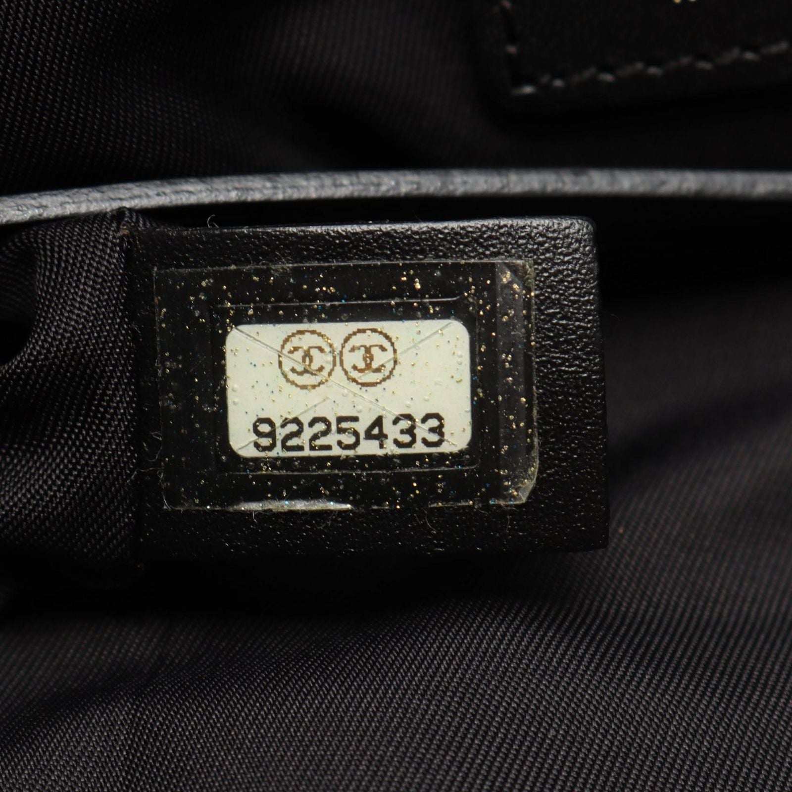 Chanel Tote Bag New Travel Line MM Black Leather MM — view 5