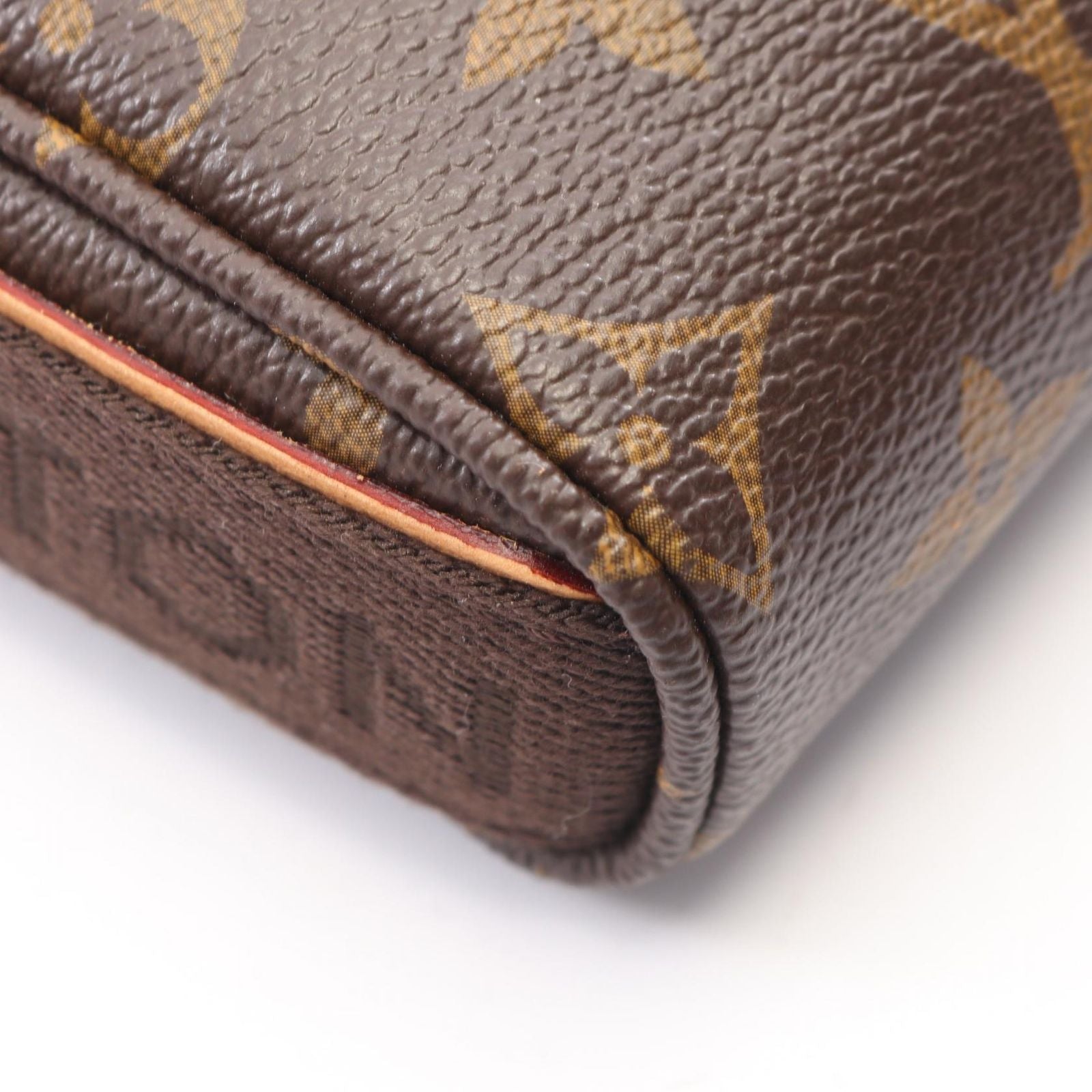 Louis Vuitton Shoulder Bag Trotter Beaubourg Leather — view 6