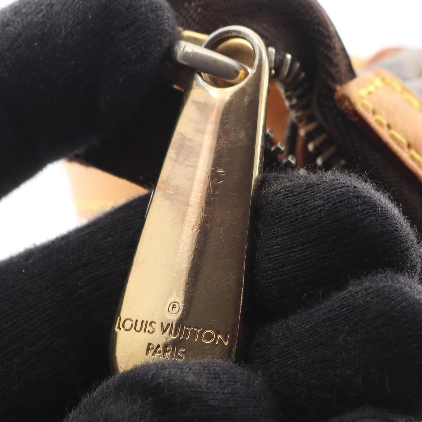 Louis Vuitton Shoulder Bag Tulum GM Leather — view 8