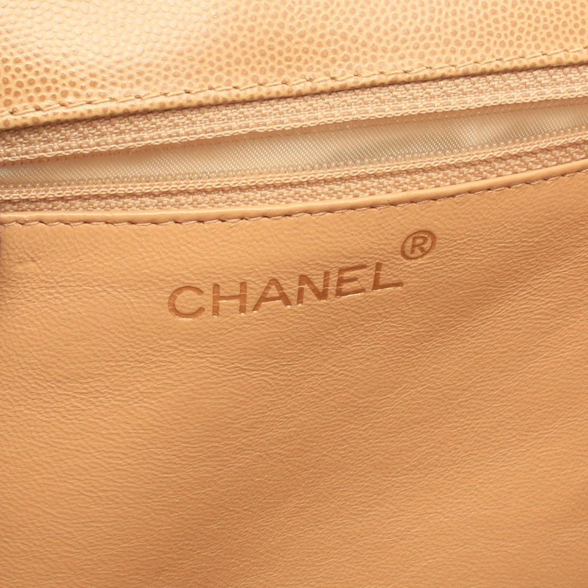 Chanel Shoulder Bag CC Logo Beige Caviar Leather — view 4