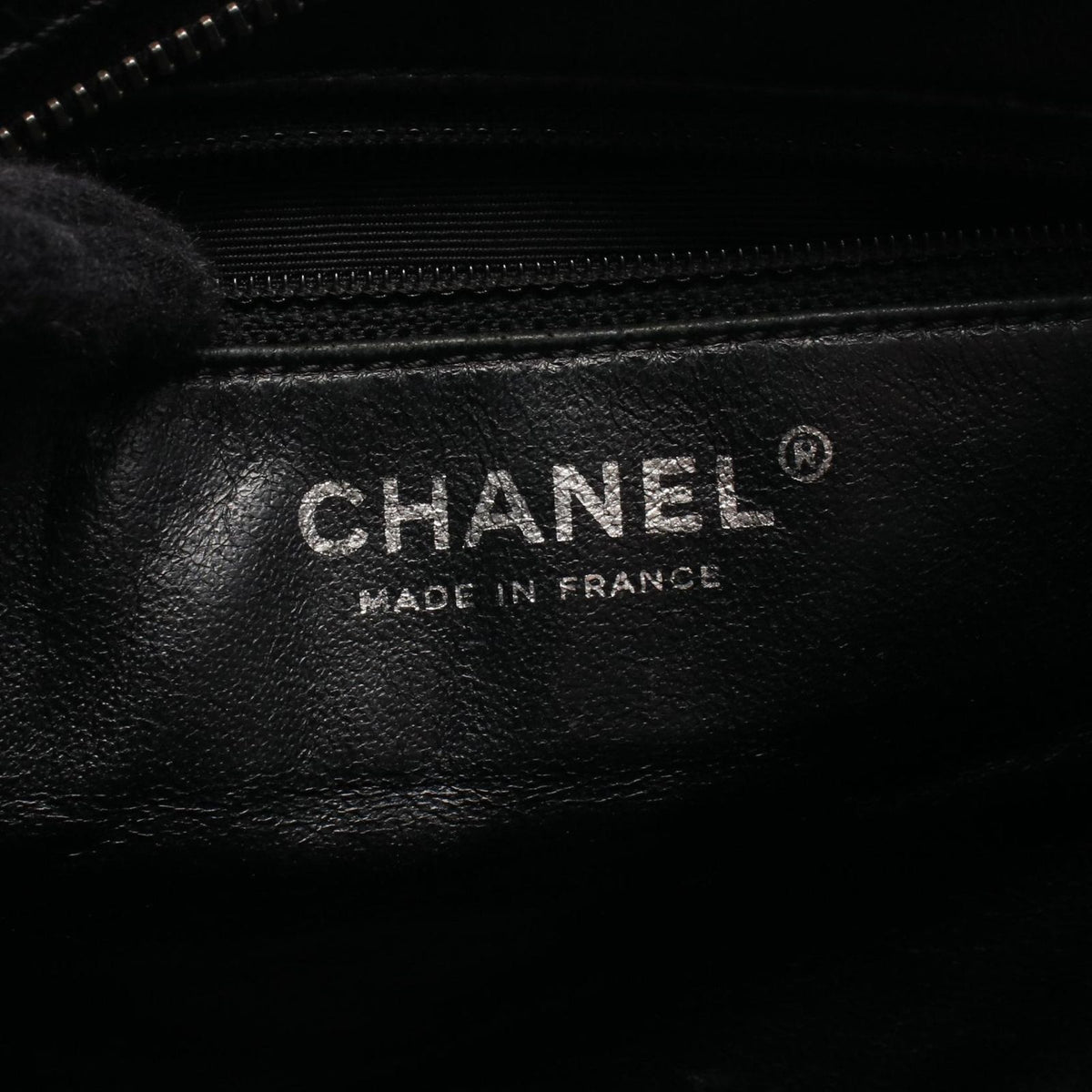 Chanel Shoulder Bag Quilted CC Logo Black Caviar Leather — view 4