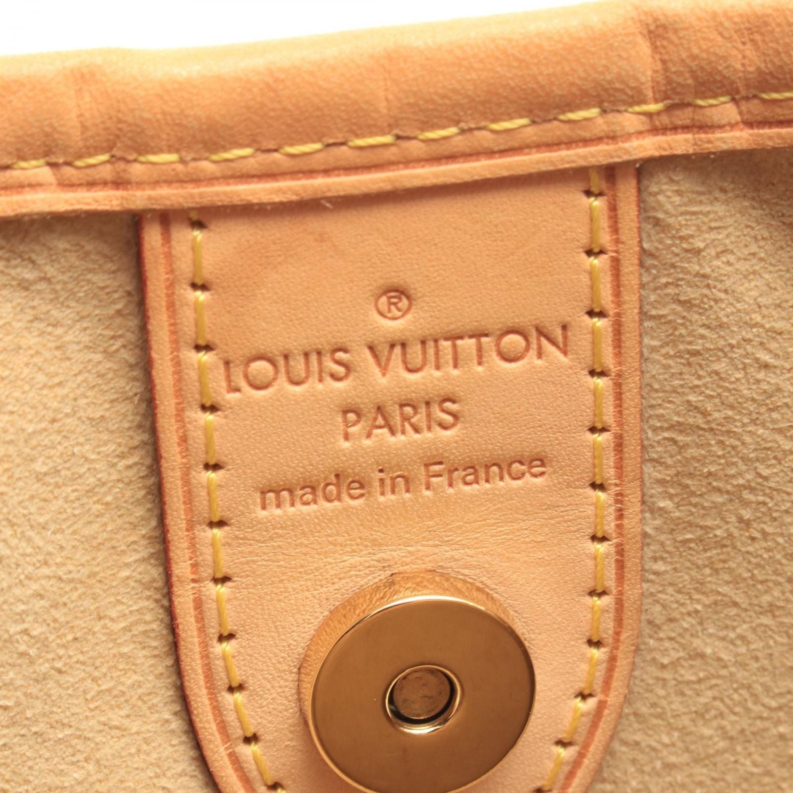 Louis Vuitton Shoulder Bag Galleria PM Leather — view 4