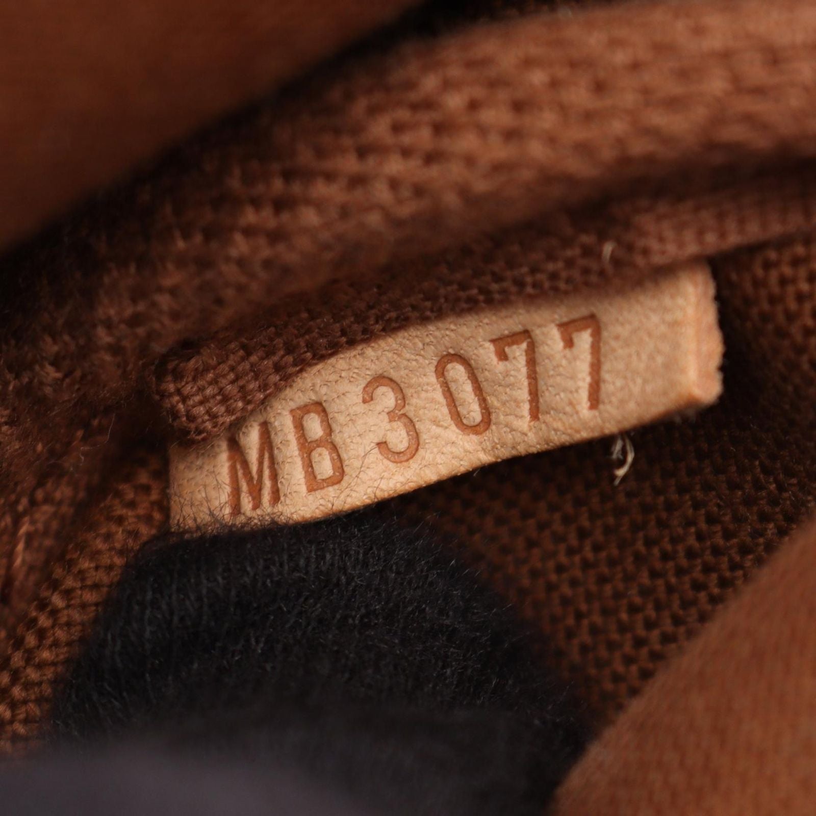 Louis Vuitton Shoulder Bag Saumur 30 Monogram Leather — view 6