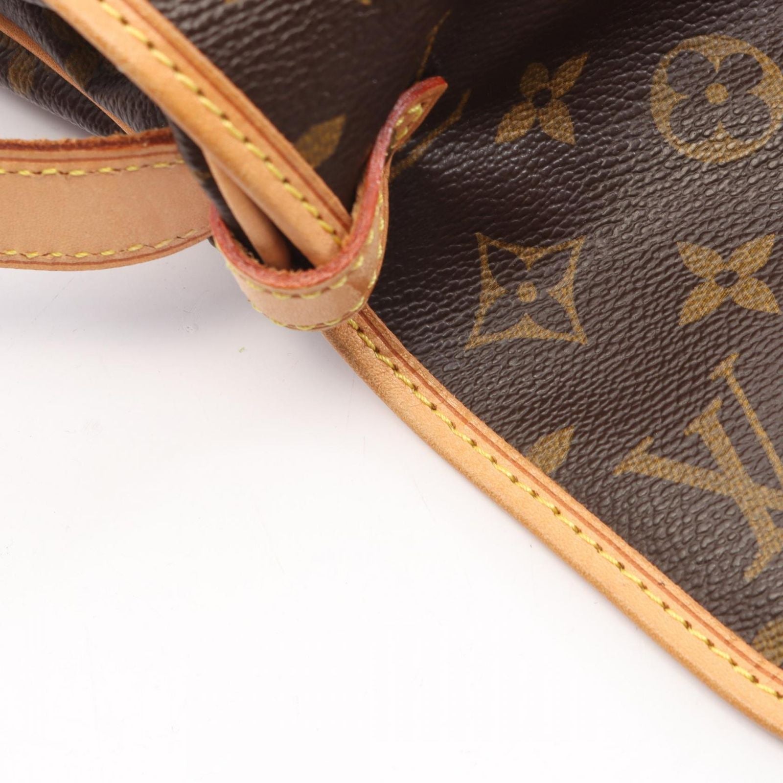Louis Vuitton Shoulder Bag Saumur 30 Monogram Leather — view 7