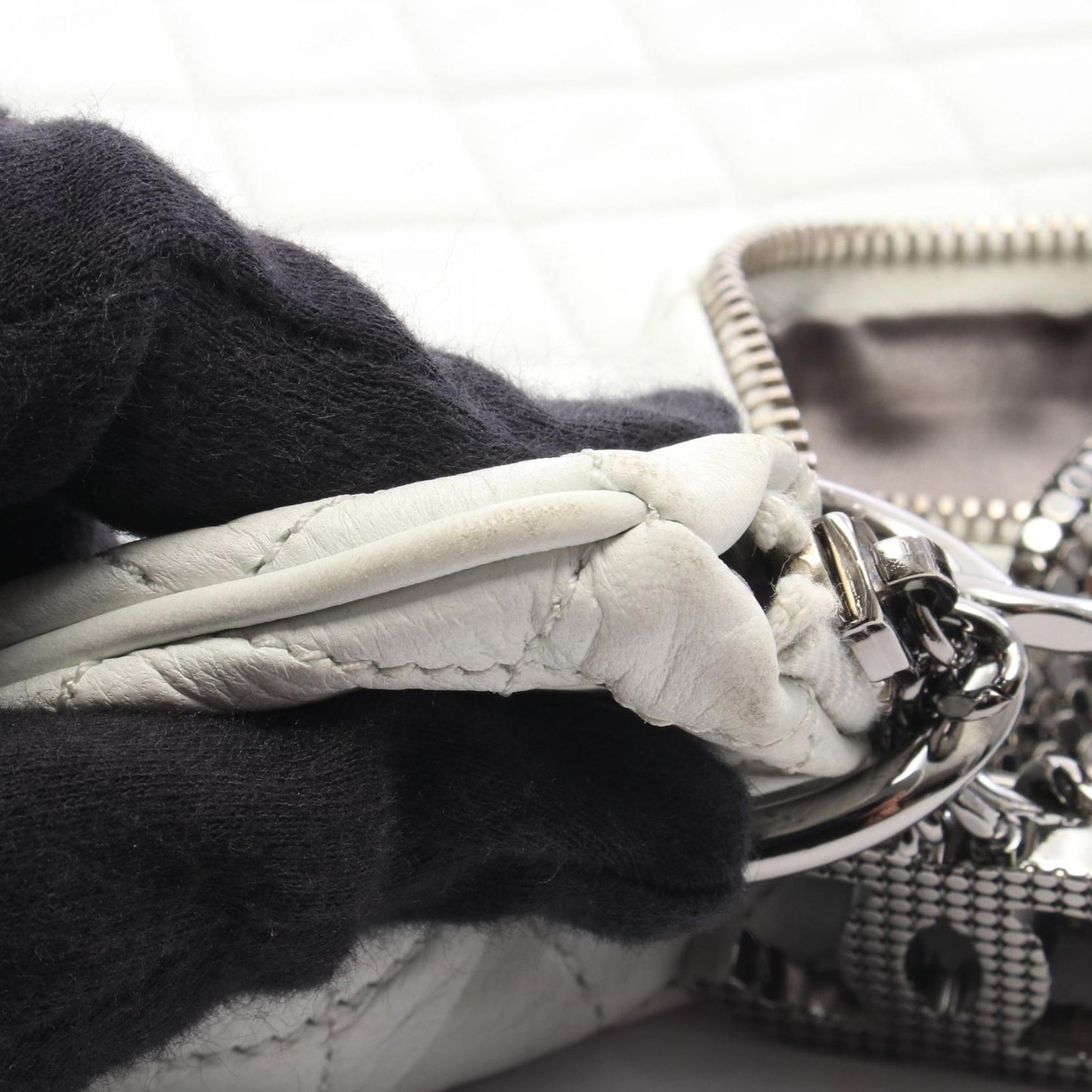 Chanel Shoulder Bag Quilted Off White Lambskin — view 8