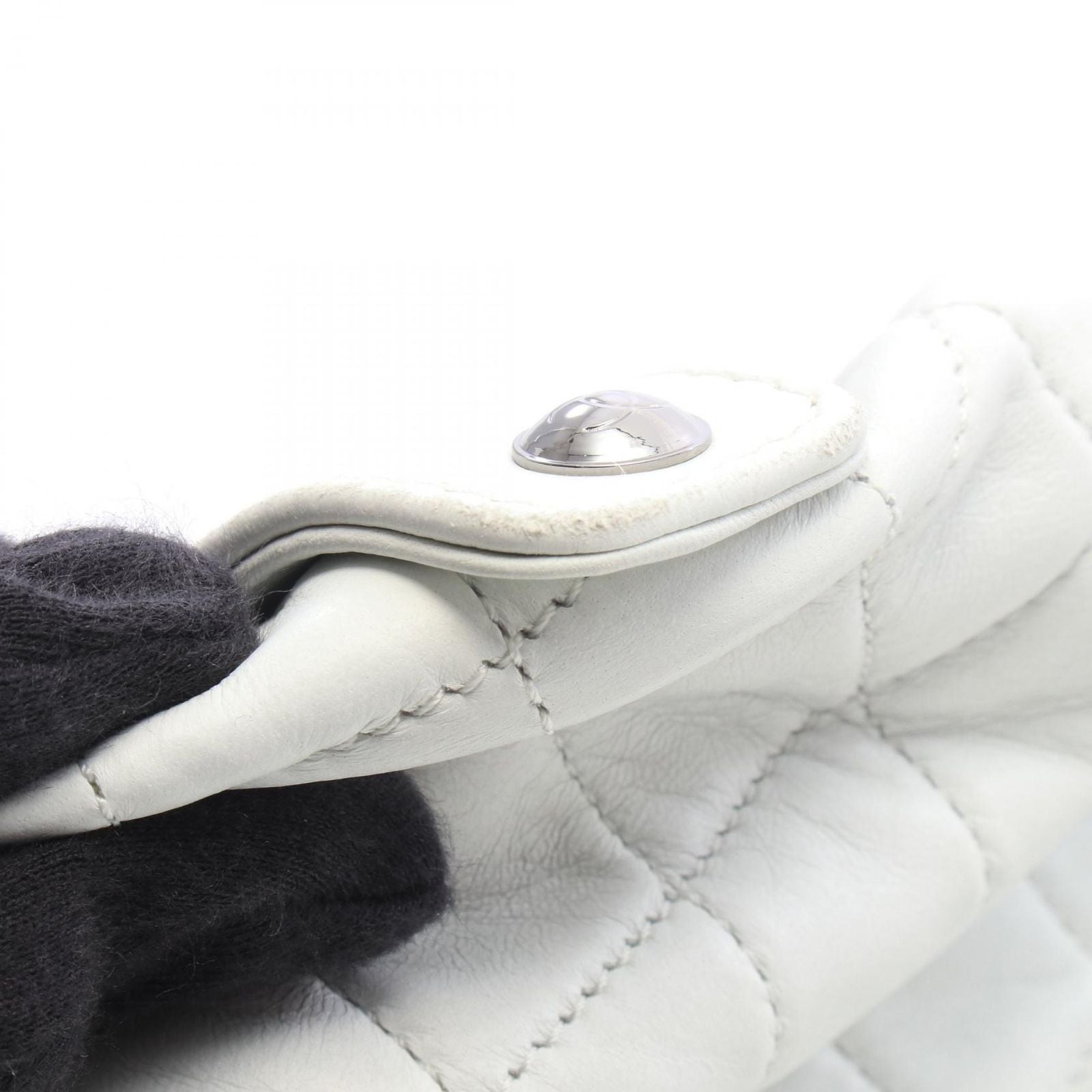 Chanel Shoulder Bag Quilted Off White Lambskin — view 7