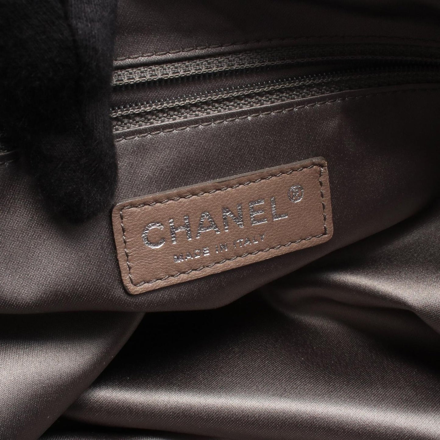 Chanel Shoulder Bag Quilted Off White Lambskin — view 4
