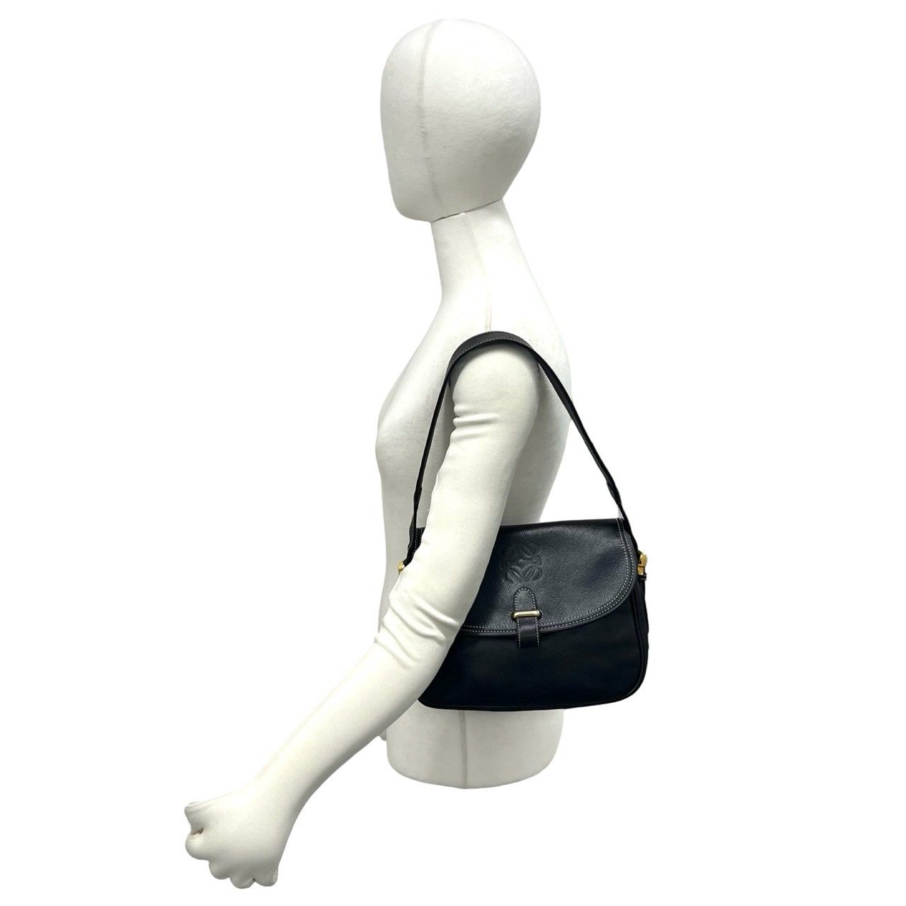 Loewe Vintage Anagram Logo Leather Shoulder Bag Black — view 2