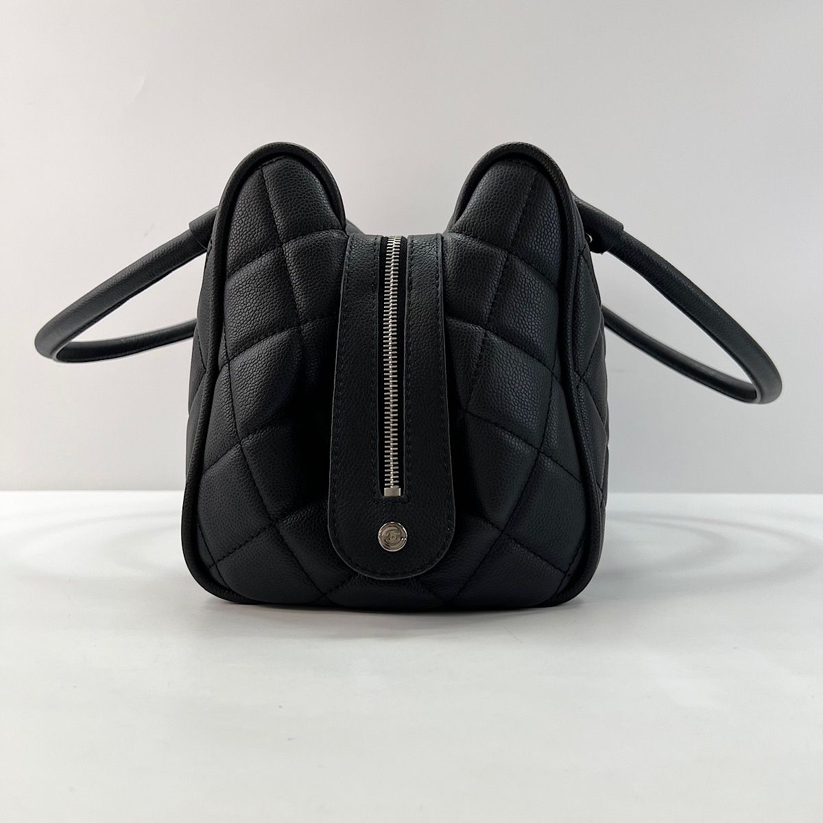 Chanel Handbag Quilted Black — view 5