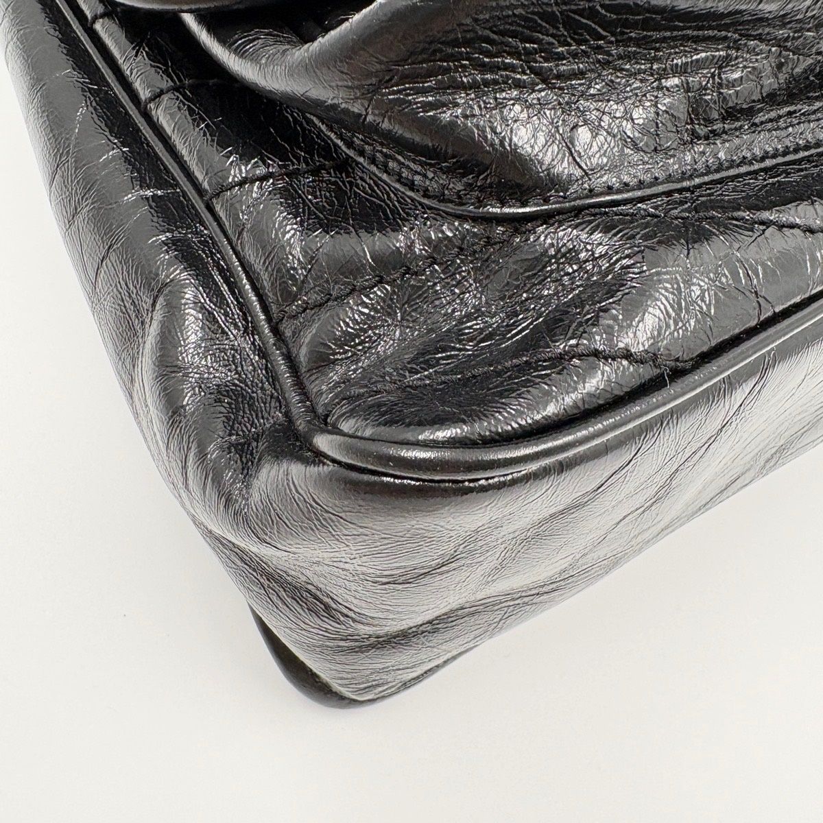 Saint Laurent Handbag Niki 2-Way Distressed — view 8