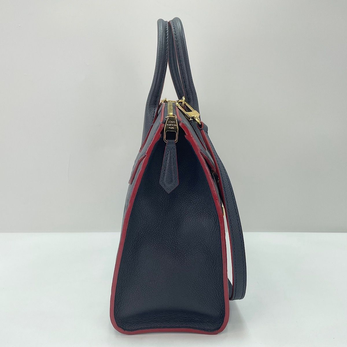 Louis Vuitton Handbag Pont Neuf MM — view 4
