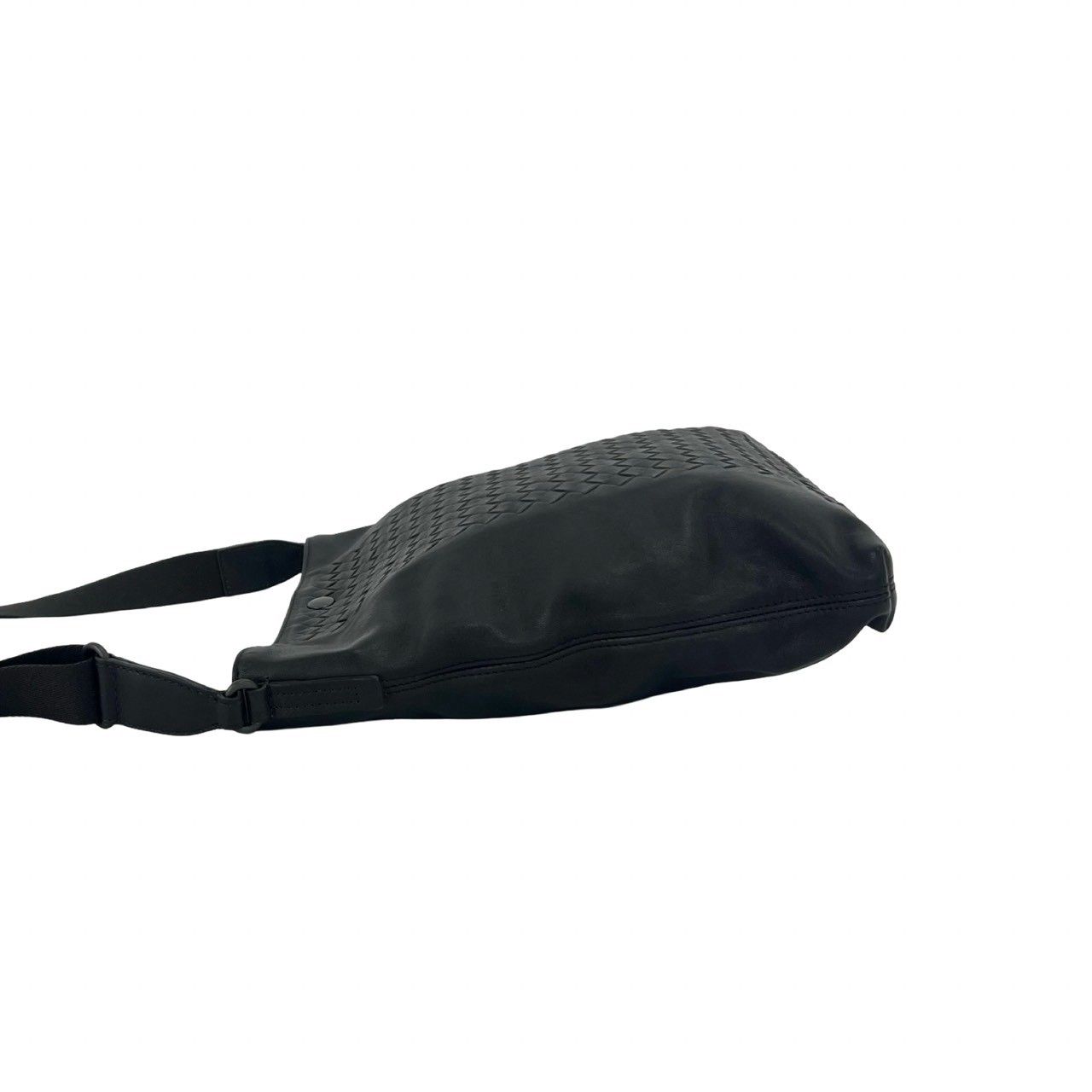 Bottega Veneta Intrecciato Leather Shoulder Bag Cross Black — view 5