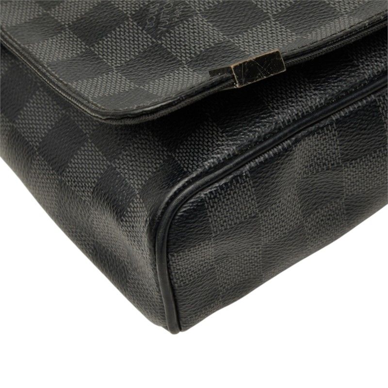 Louis Vuitton Damier Graphite District PM NM Crossbody Shoulder Bag Black — view 5