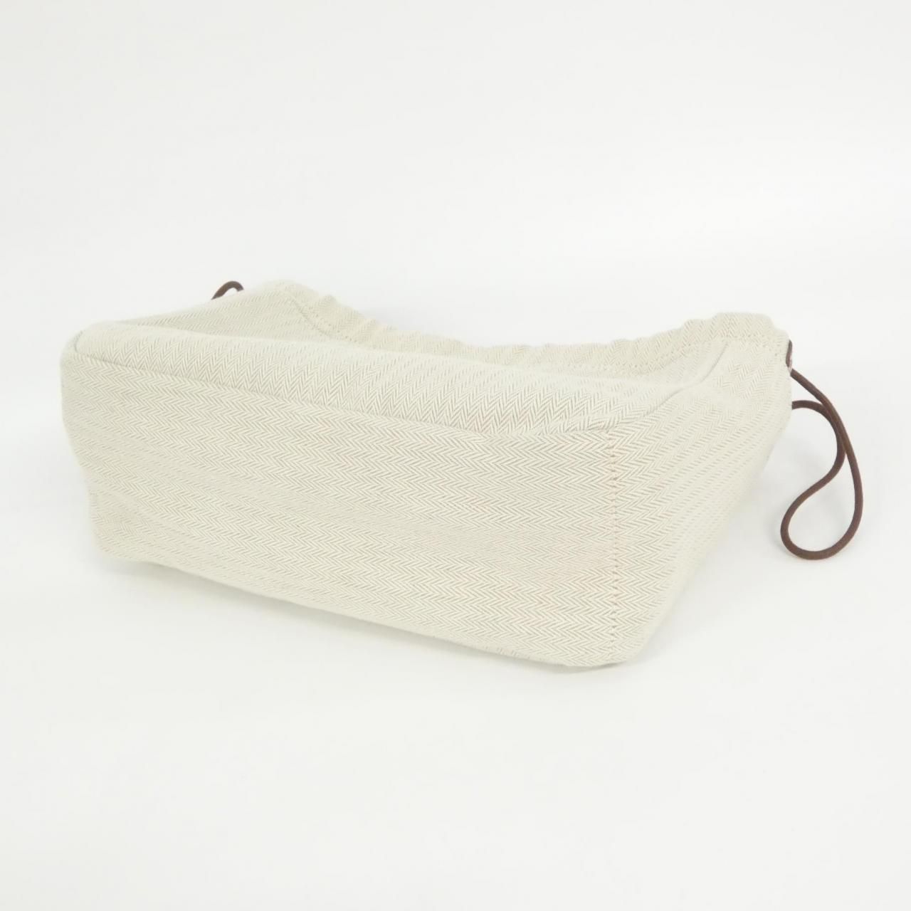 Hermes Fourbi 25 Pouch — view 2