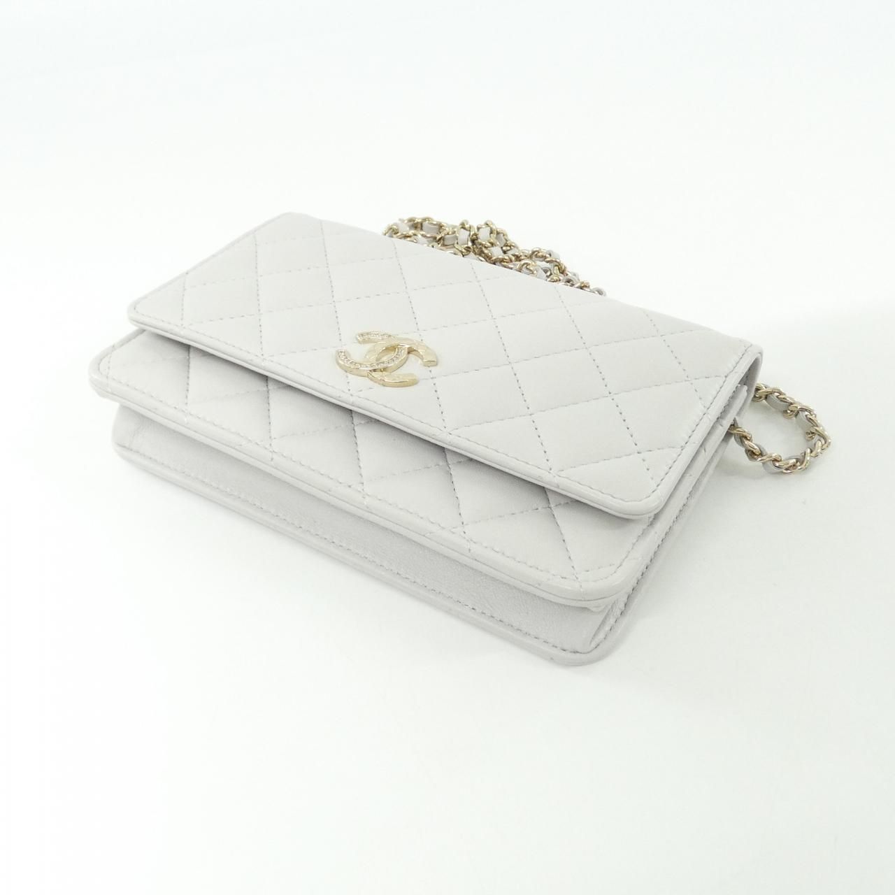 Chanel Chain Wallet Shoulder Bag — view 3