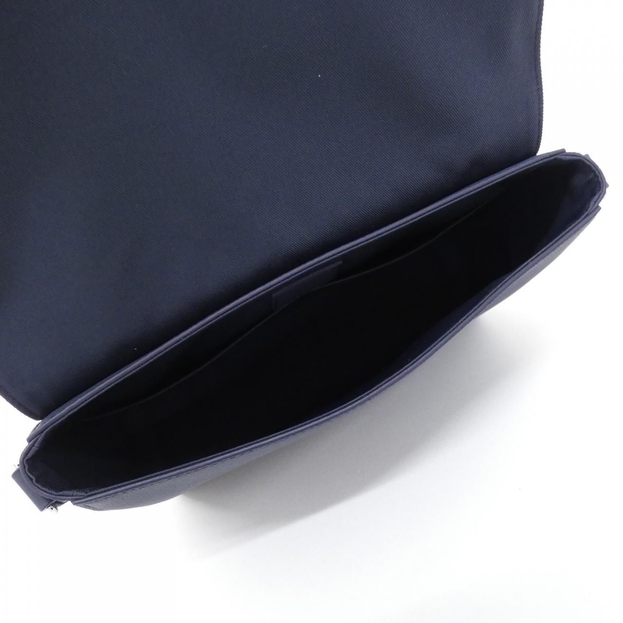 Louis Vuitton LV Aerogram Takeoff Messenger Shoulder Bag — view 8