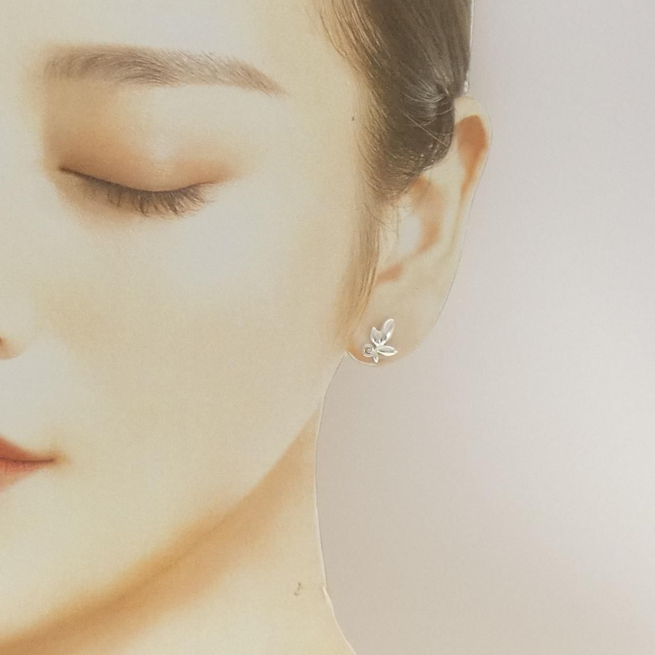 Tiffany & Co Olive Leaf Earrings — view 4