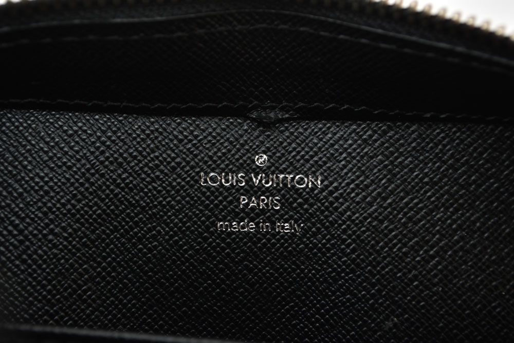 Louis Vuitton Clutch Baikal Taiga Ardoise Black — view 7