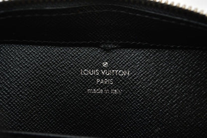 Louis Vuitton Clutch Baikal Taiga Ardoise Black — view 7