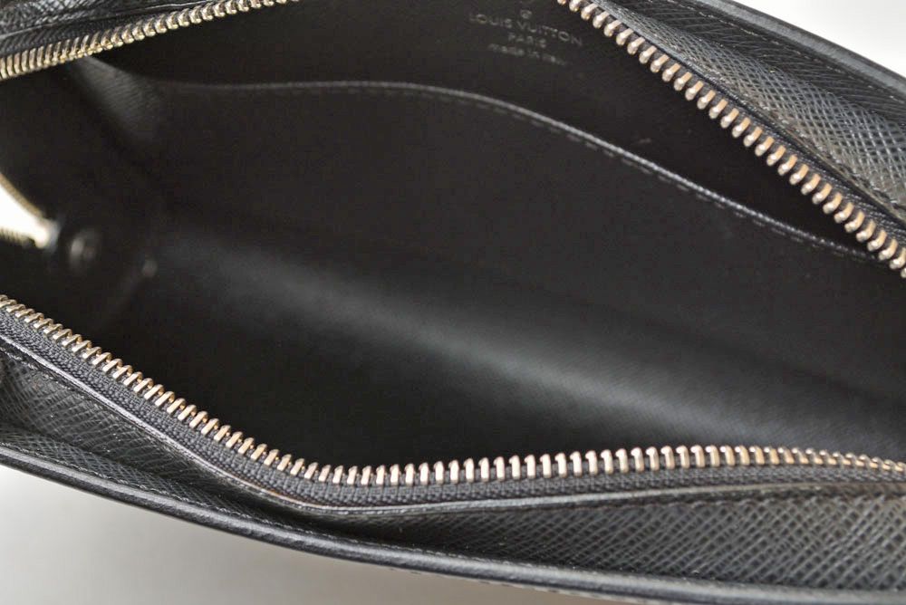 Louis Vuitton Clutch Baikal Taiga Ardoise Black — view 6