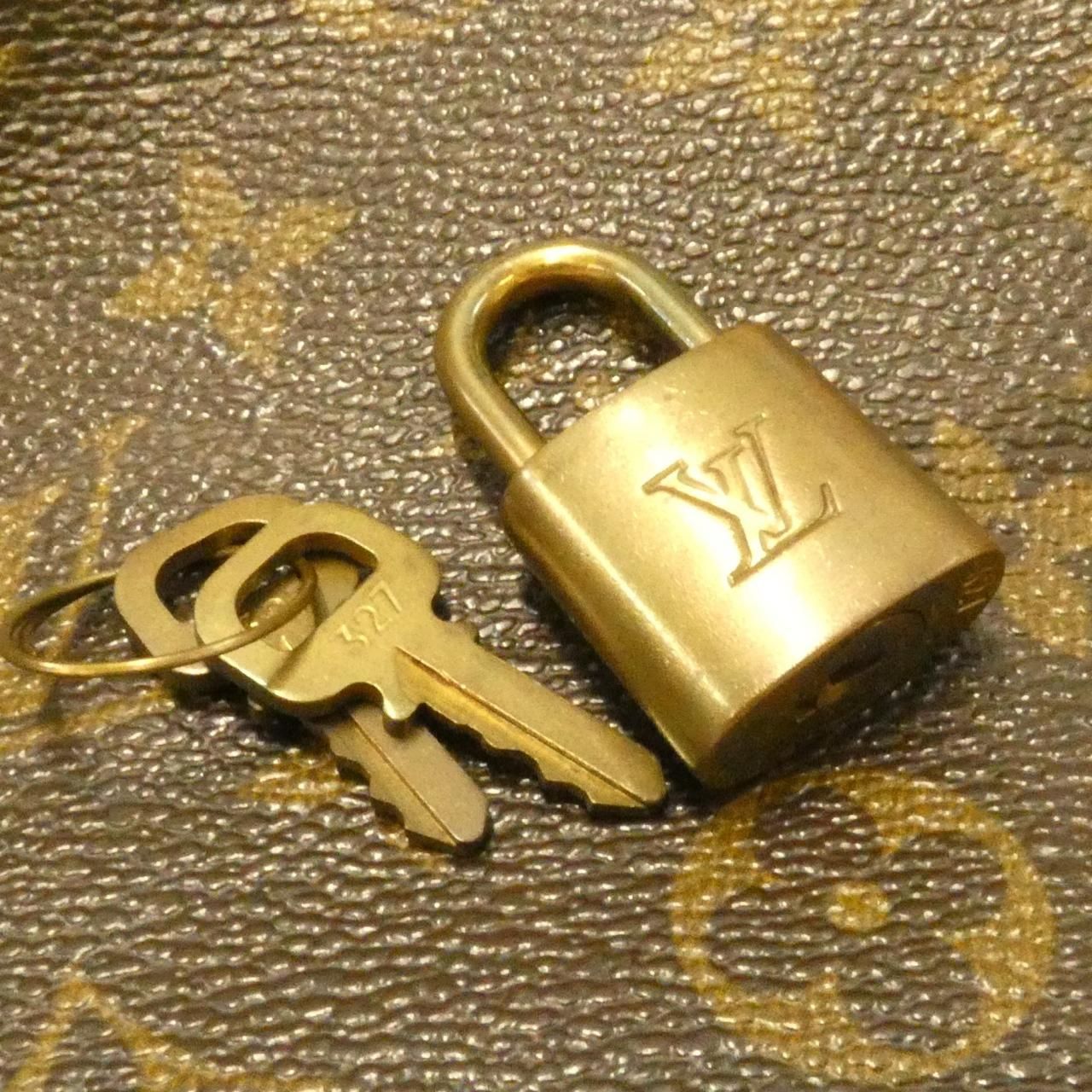 Louis Vuitton Monogram Speedy 40 Boston Bag — view 3