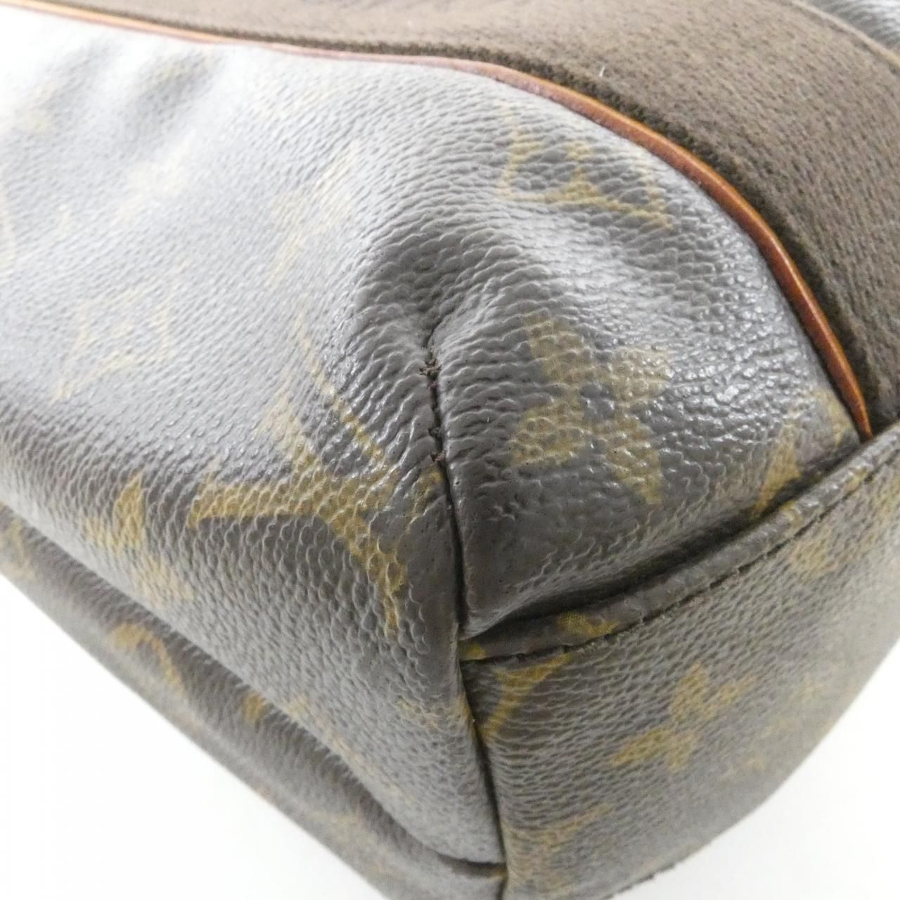 Louis Vuitton Monogram Beaubourg Bag — view 3