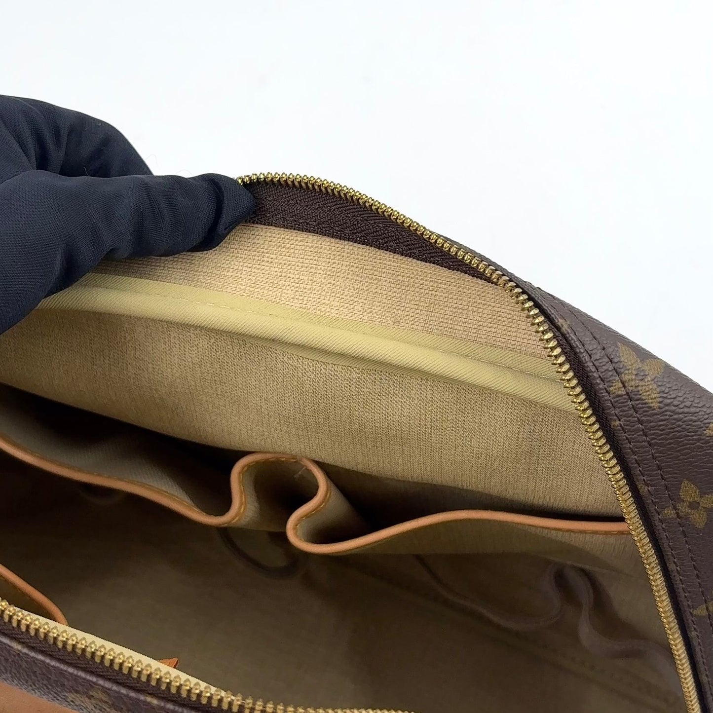 Louis Vuitton Deauville Bowling Vanity Monogram Leather Brown Handbag Gold — view 7