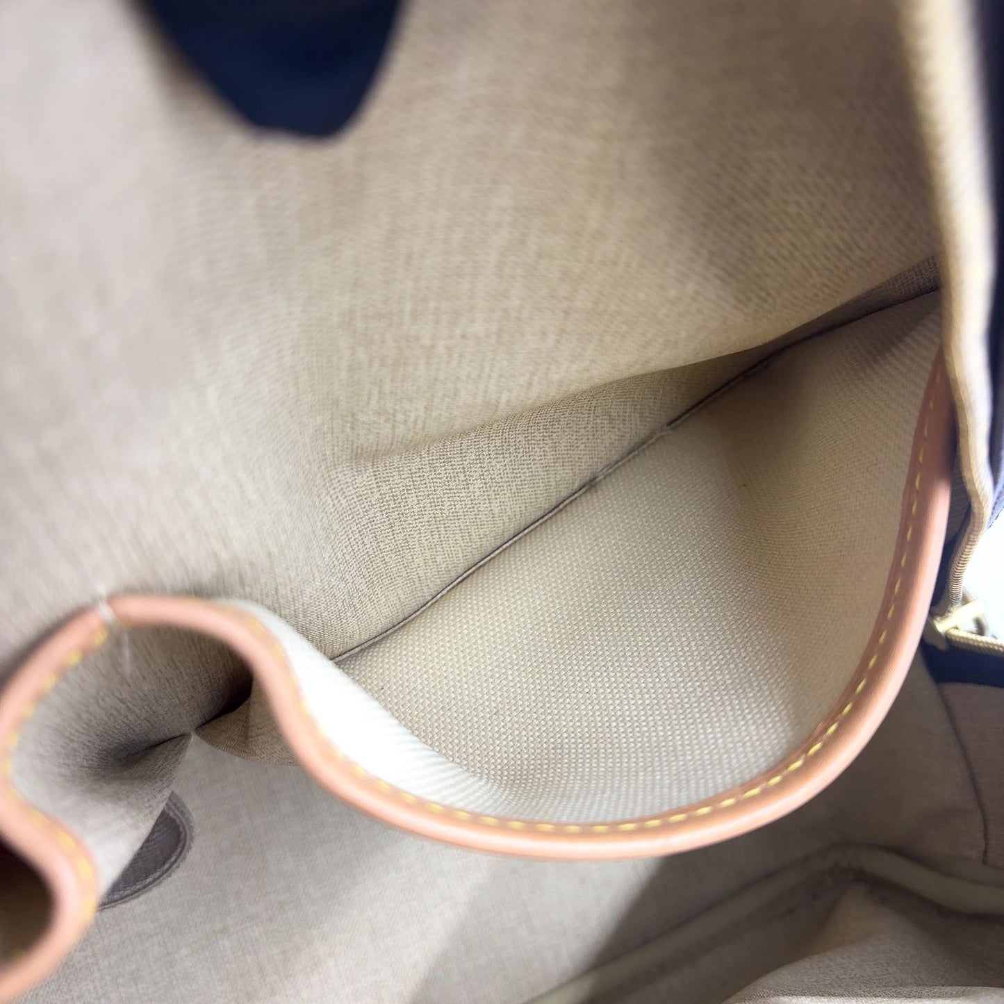 Louis Vuitton Deauville Bowling Vanity Monogram Leather Brown Handbag Gold — view 6