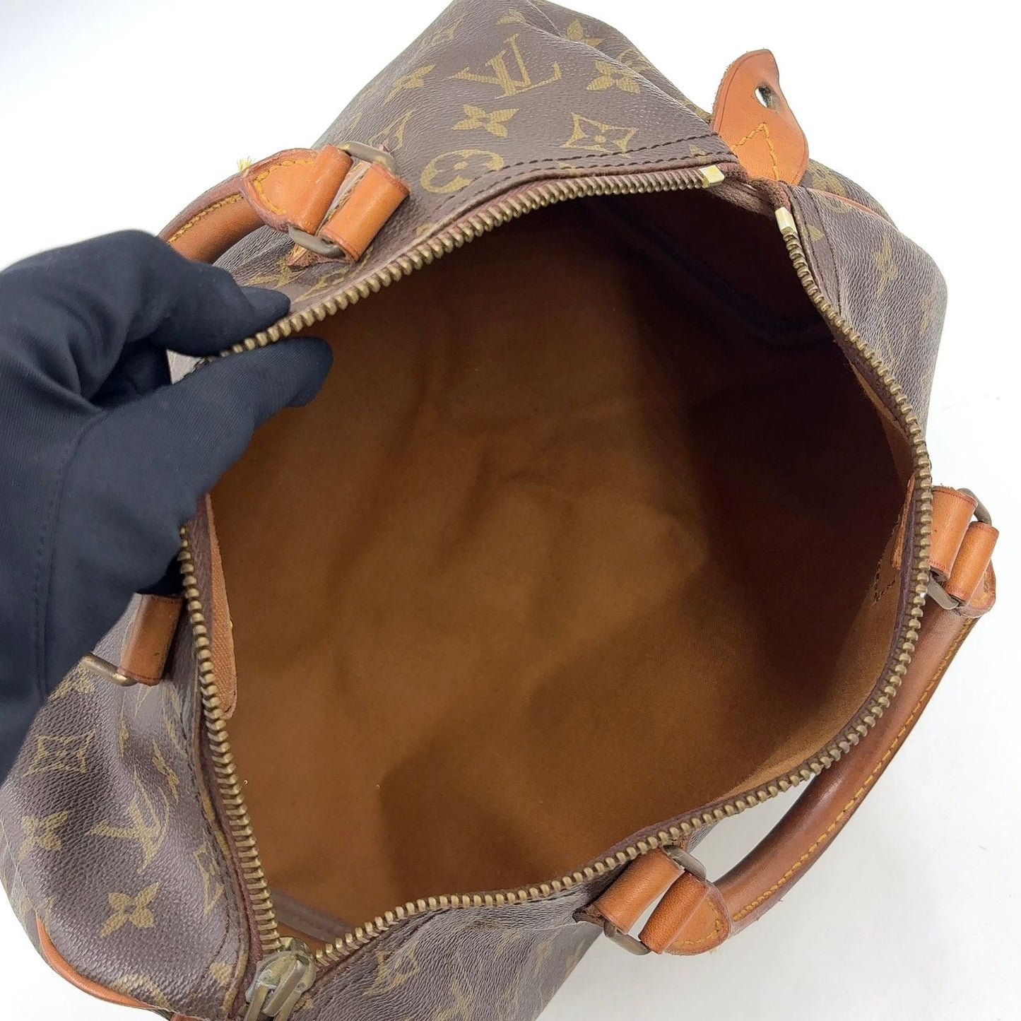 Louis Vuitton Speedy 30 Monogram Leather Handbag — view 3