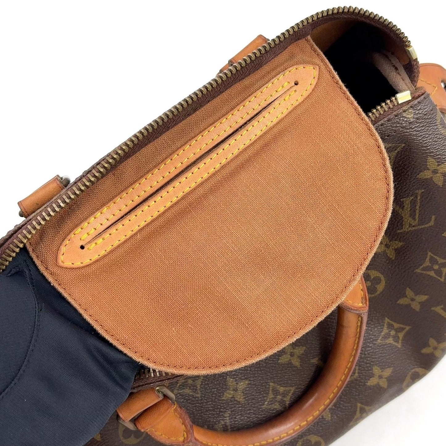 Louis Vuitton Speedy 30 Monogram Leather Handbag — view 7