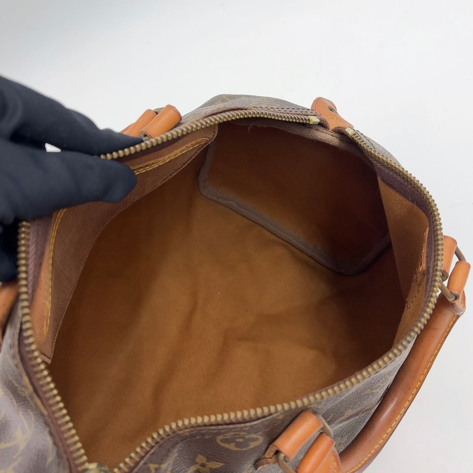 Louis Vuitton Speedy 30 Monogram Leather Handbag — view 5