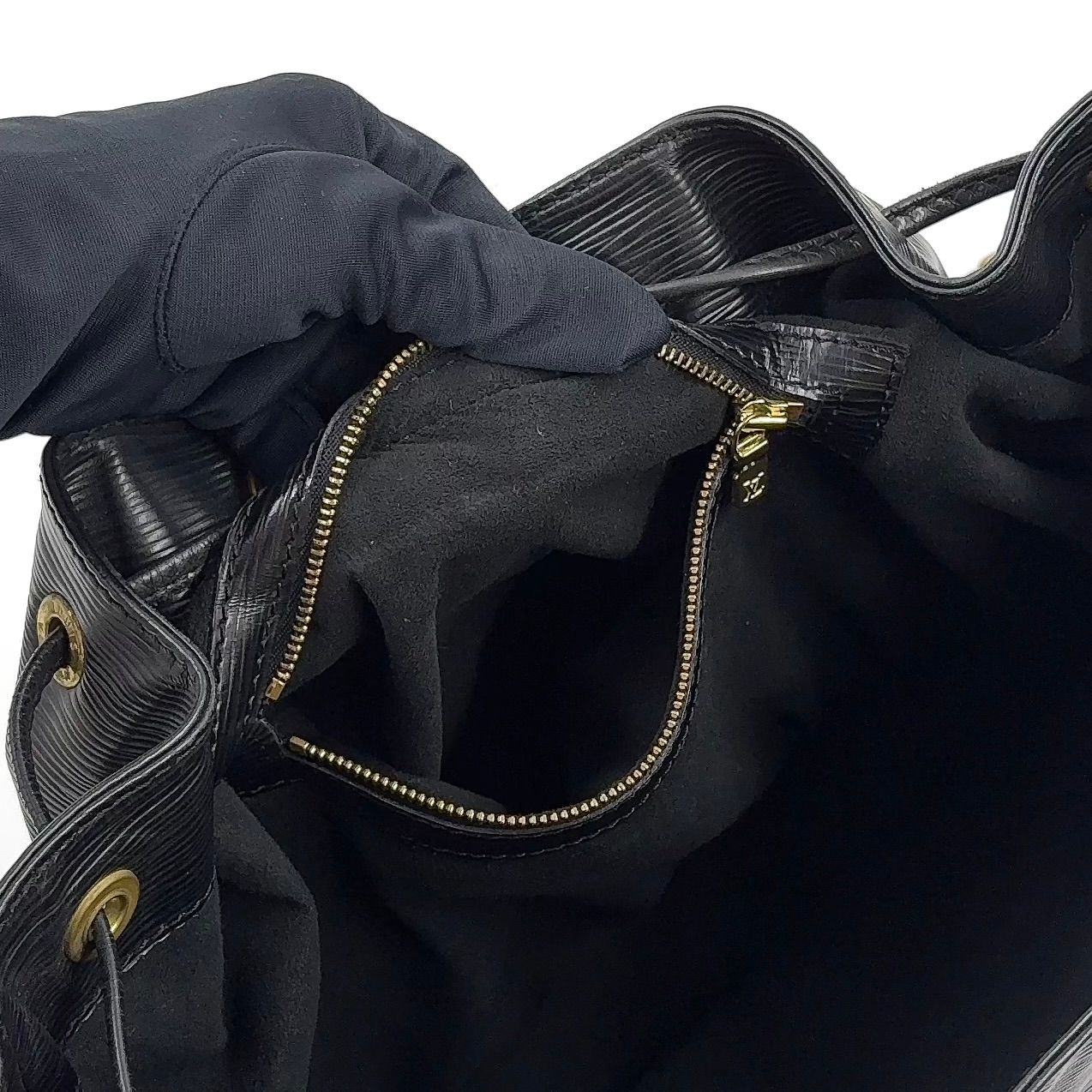 Louis Vuitton Noe Epi Noir Leather Black Shoulder Bag Gold — view 6